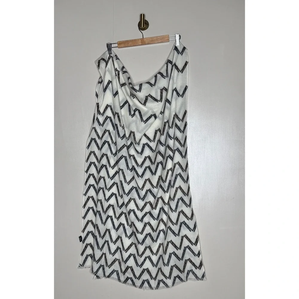 MIR Cashmere Wool Chevron Scarf Wrap Shawl Ivory Black 76